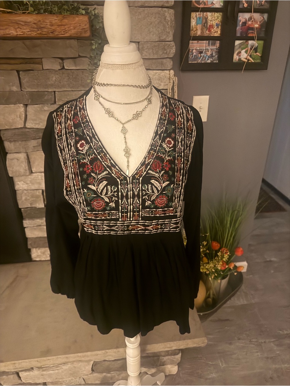Knox Rose Black Embroidered V-Neck Peasant Tunic